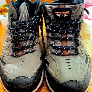 Men’s Skechers hiking boots sz 10